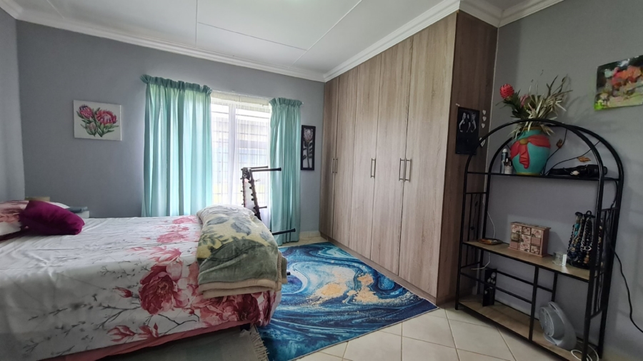 6 Bedroom Property for Sale in Dana Bay Western Cape